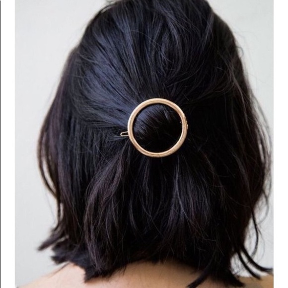 "Ring Around the Rosy" Minimalist Circle Clip - Picture 5 of 15